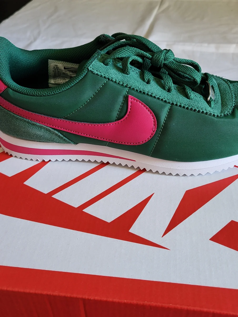 *NEW* Nike Cortez Gorge Green Wild Cherry  Sneakers Retro Size 6.5Y Women’s 7.5